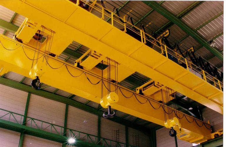 Application examples of 3 tons + 3 tons double trolley overhead crane in Maldives