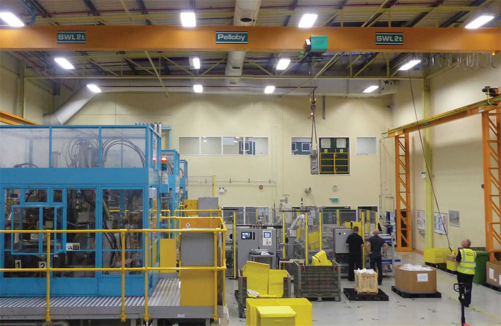 The toner bottle production line customized a 2-ton overhead crane