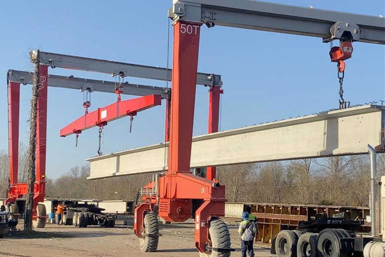 Pabrik produk beton AS menyesuaikan derek gantry lelah karet baru untuk meningkatkan efisiensi kerja