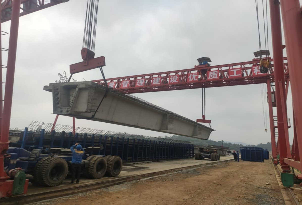 American prefabricated beam factory customizes 2 RTG cranes