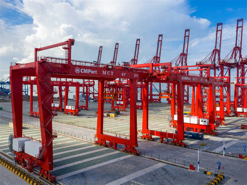 Desain Gantry Crane Kontainer yang Dipasang di Rel