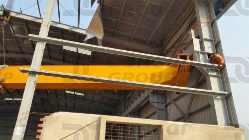 Installation-process-of-a-20-ton-double-beam-overhead-crane-3